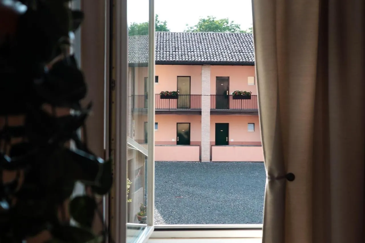 Villa Meli Lupi - Residenze Temporanee Парма 0*,