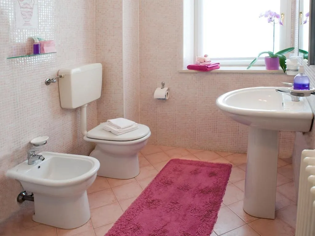 Villa Meli Lupi - Residenze Temporanee Парма
